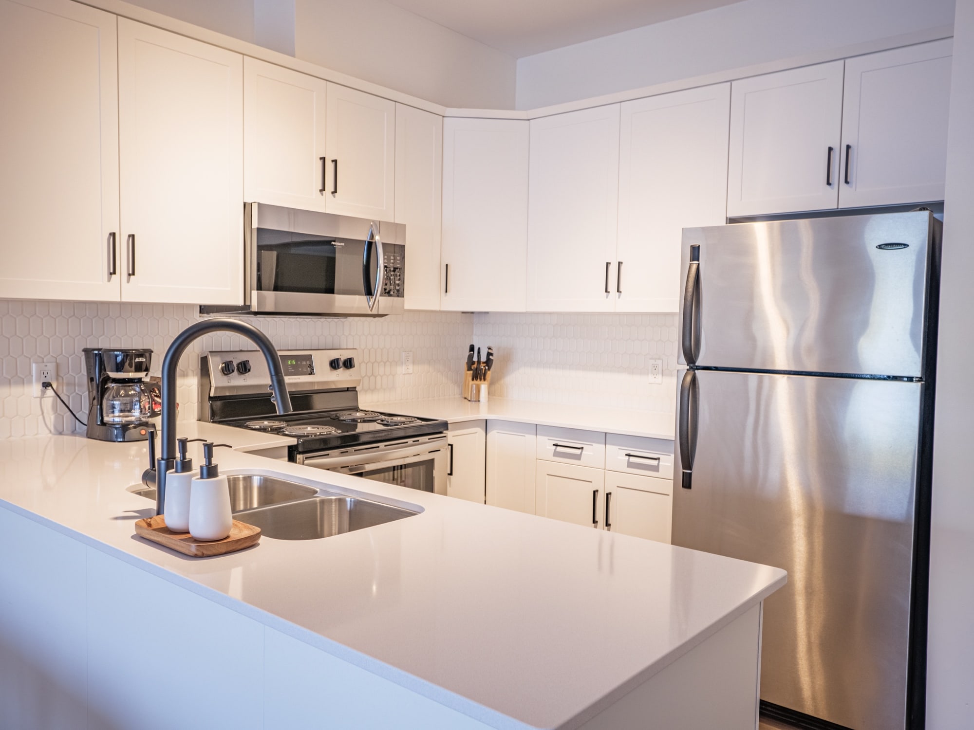 Two Bedroom Suite With No Soaker Tub On Patio Kitchen