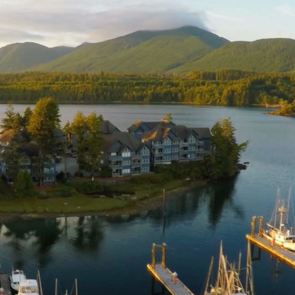 Ucluelet Hotel Waters Edge Shoreside Suites +Full Kitchens